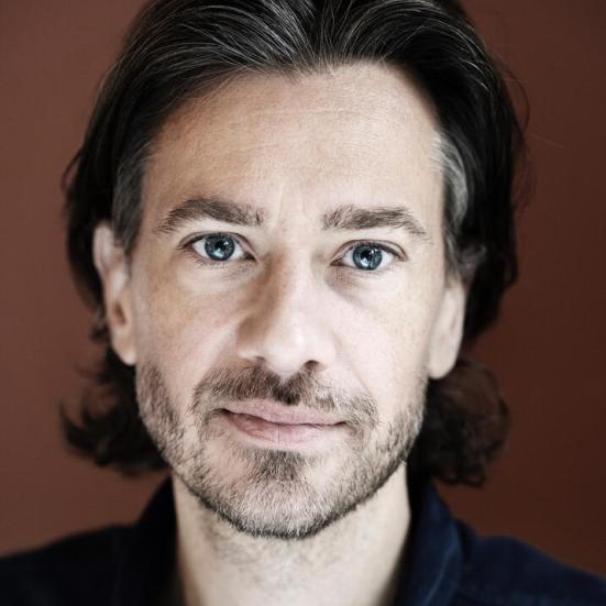Foto af forfatter Teis Gjervig. Fotograf: Lærke Posselt